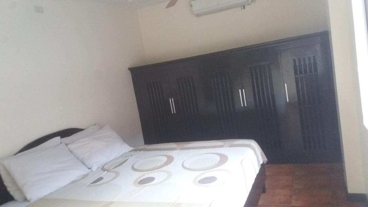 Boomerang Hotel Angeles Buitenkant foto
